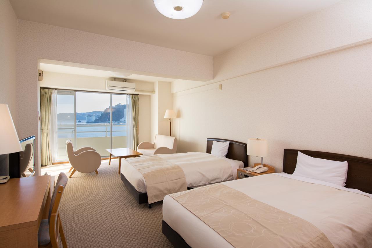 Готель Wisterian Life Club Atami Екстер'єр фото